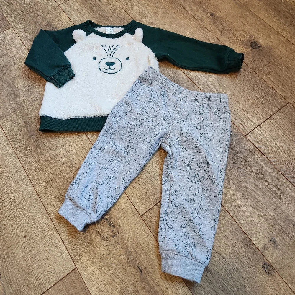 24m Carter's Boys Bear Outfit Set - Picture 2 of 3